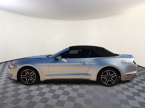 Used 2022 Ford Mustang Premium image 2