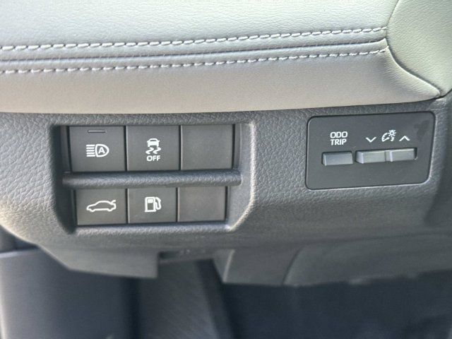 Used 2020 Toyota Avalon XLE FWD image 20
