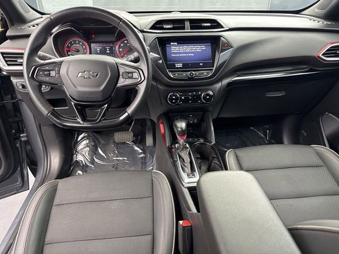 Used 2021 Chevrolet TrailBlazer RS w/ Sun and Liftgate Package FWD image 12