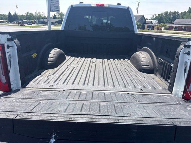 Used 2023 Ford F250 Platinum AWD/4WD image 7