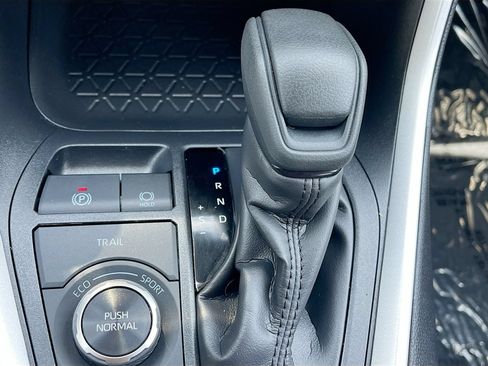 Used 2025 Toyota RAV4 XLE w/ Convenience Package AWD/4WD image 16