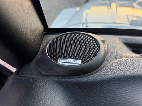 Used 2018 Jeep Wrangler Unlimited Sahara image 11