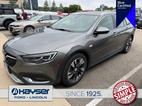 Used 2018 Buick Regal Essence w/ Driver Confidence Package #1 AWD/4WD image 2