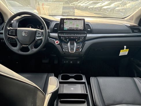 Used 2025 Honda Odyssey Elite image 13