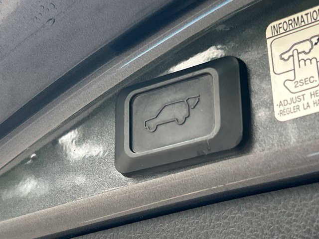 Used 2017 Toyota RAV4 XLE AWD/4WD image 40