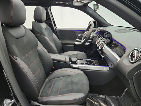 Used 2022 Mercedes-Benz GLB 250 image 19