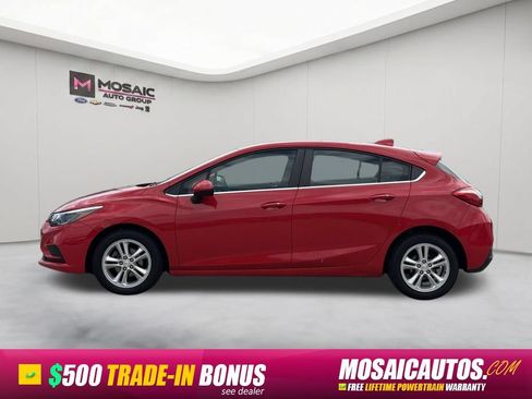 Used 2018 Chevrolet Cruze LT w/ Convenience Package FWD image 4