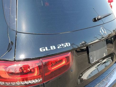 Used 2022 Mercedes-Benz GLB 250 4MATIC image 29