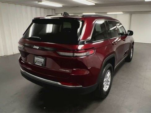 Used 2023 Jeep Grand Cherokee Laredo image 39