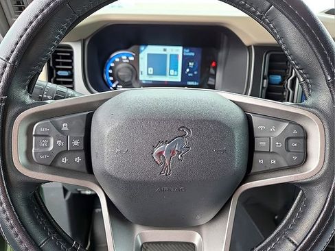 Used 2023 Ford Bronco Wildtrak image 24