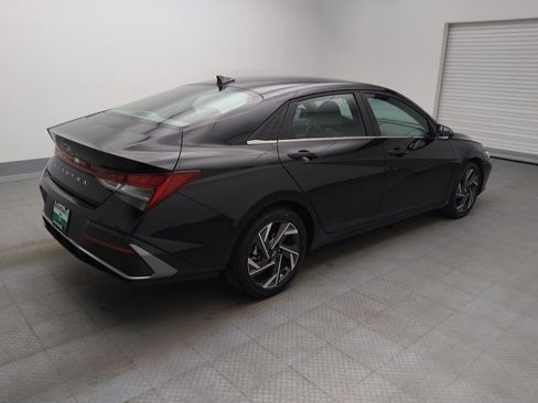 Used 2025 Hyundai Elantra SEL image 10