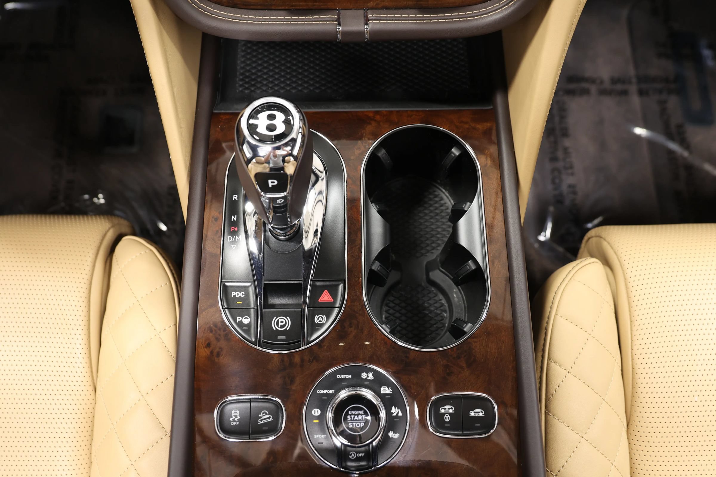Used 2018 Bentley Bentayga AWD/4WD image 40