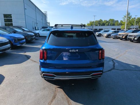 Used 2022 Kia Sorento S w/ Panoramic Sunroof Package FWD image 6
