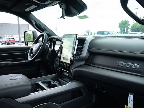 New 2026 RAM 3500 Laramie AWD/4WD image 38
