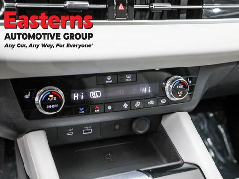 Used 2023 Mitsubishi Outlander SEL image 19