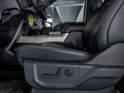 Used 2022 Ford F450 Lariat w/ Chrome Package image 31