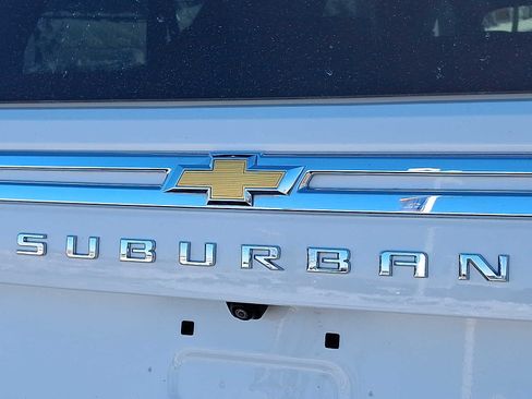 Used 2023 Chevrolet Suburban Premier image 29