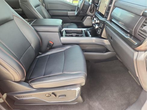 Used 2023 Ford F250 Lariat w/ Lariat Ultimate Package AWD/4WD image 29