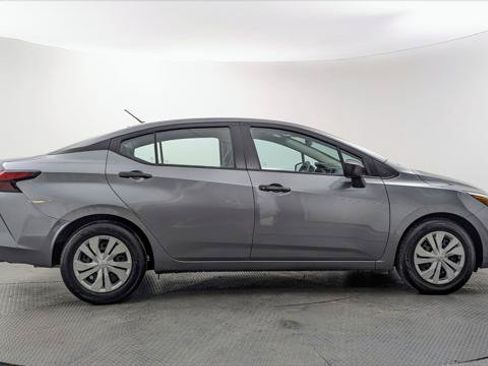 Used 2025 Nissan Versa S FWD image 9
