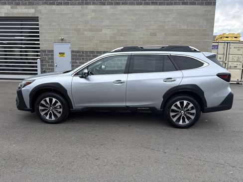 Used 2025 Subaru Outback Touring XT w/ Tech Package 2 image 3