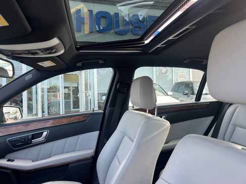 Used 2013 Mercedes-Benz E 350 4MATIC Sedan image 16