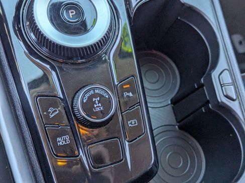 Used 2024 Kia Sportage EX image 25