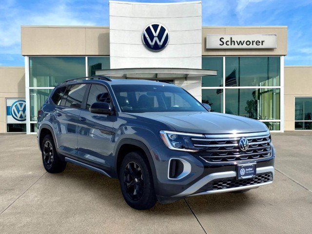 Certified 2024 Volkswagen Atlas Peak Edition SE AWD/4WD image 4