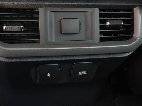 Used 2022 Ford F150 Lariat AWD/4WD image 9