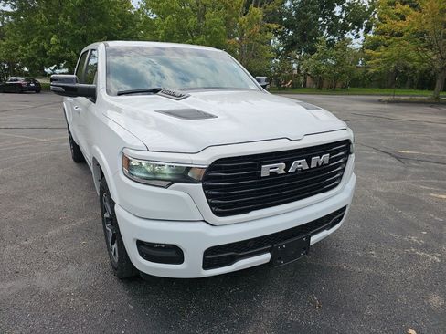 Used 2025 RAM 1500 Laramie w/ Sport Appearance Package AWD/4WD image 8