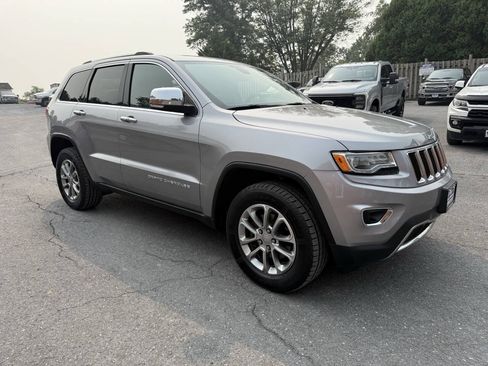 Used 2016 Jeep Grand Cherokee Limited w/ Luxury Group II AWD/4WD image 3