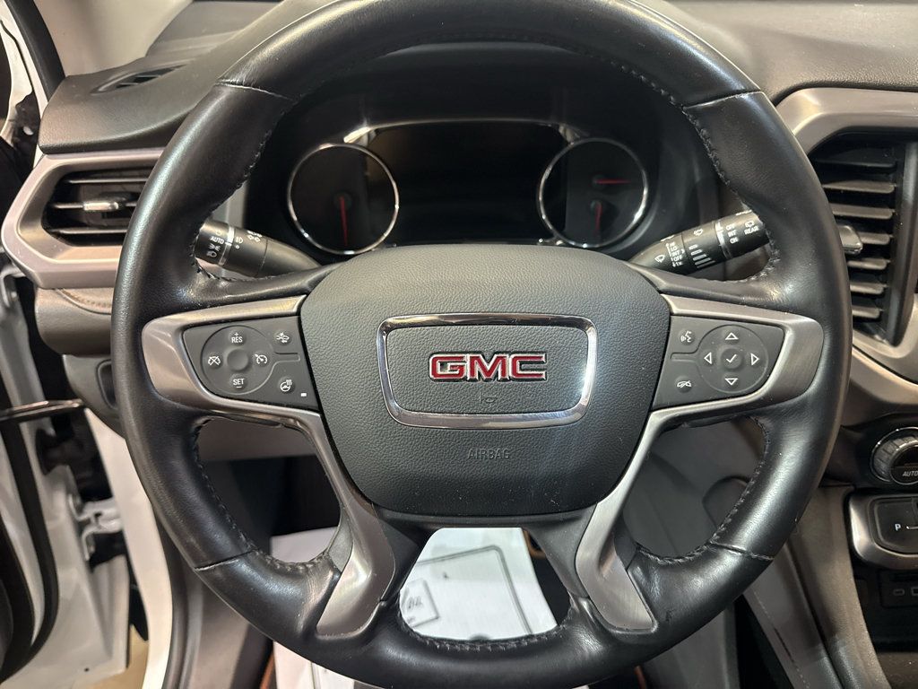 Used 2022 GMC Acadia AT4 w/ Technology Package AWD/4WD image 18