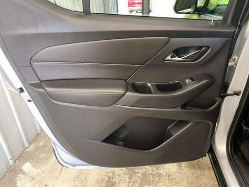 Used 2018 Chevrolet Traverse LT FWD image 23