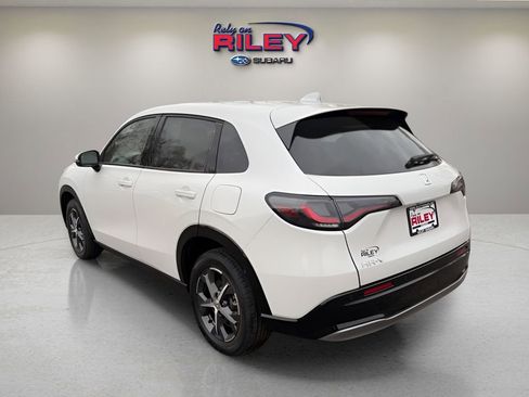 Used 2023 Honda HR-V EX-L image 3