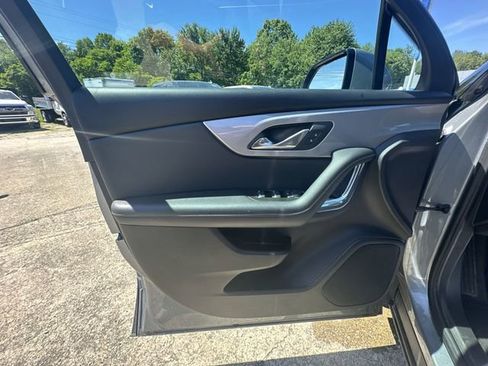 Used 2025 Chevrolet Blazer LT AWD/4WD image 25