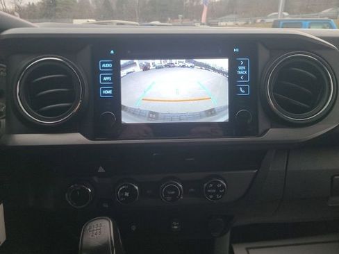 Used 2017 Toyota Tacoma TRD Off-Road image 13