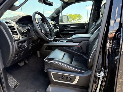 Used 2025 RAM 1500 Laramie AWD/4WD image 15