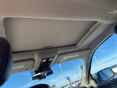 Used 2017 RAM 1500 Laramie Longhorn image 12