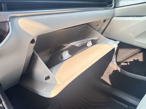 New 2025 Kia Sorento S image 44