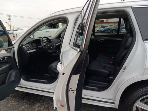 Used 2022 Volvo XC90 T5 Momentum AWD/4WD image 10