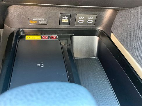 Used 2025 Toyota Camry LE FWD image 32