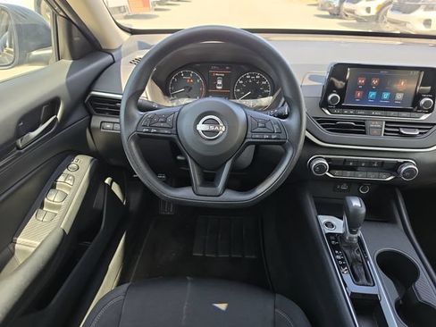 Used 2024 Nissan Altima 2.5 S FWD image 8