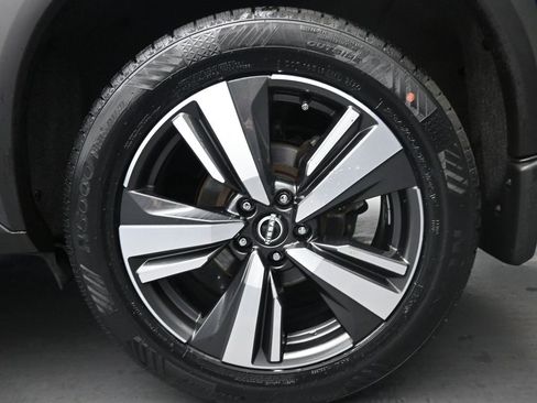 Used 2023 Nissan Rogue SL w/ SL Premium Package image 15