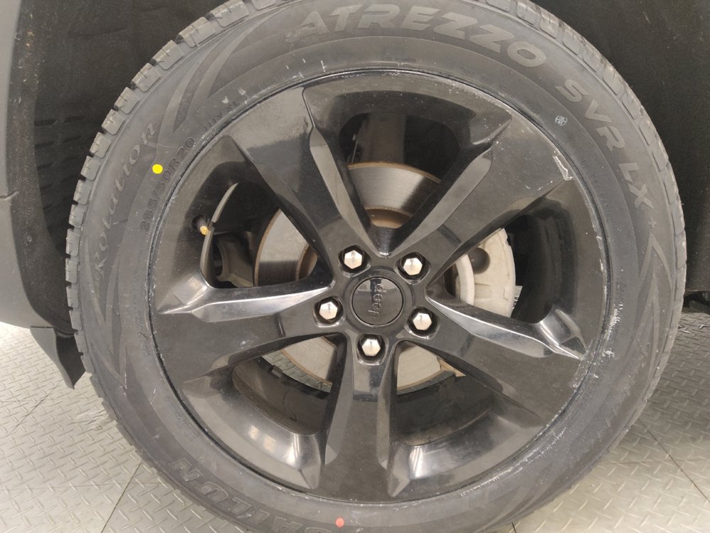 Used 2023 Jeep Grand Cherokee Altitude AWD/4WD image 31