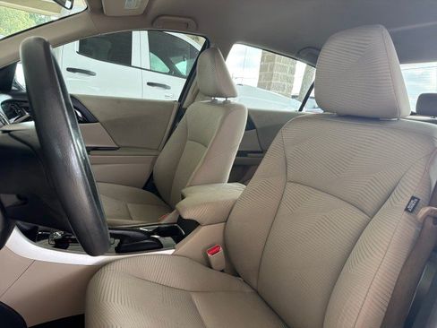 Used 2016 Honda Accord LX image 16