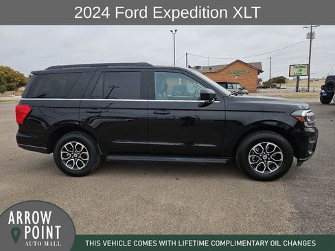 Used 2024 Ford Expedition XLT image 13