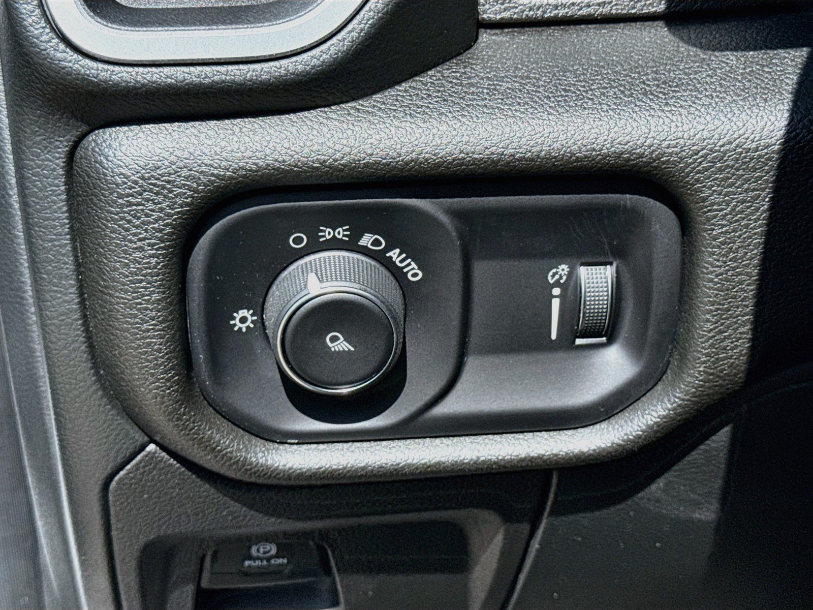 Used 2023 RAM 1500 Big Horn AWD/4WD image 10