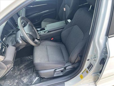 Used 2025 Toyota Camry LE FWD image 11