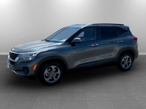 Used 2023 Kia Seltos LX FWD image 3