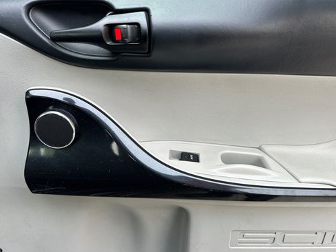 Used 2012 Scion iQ w/ Rear Speaker Pkg FWD image 19