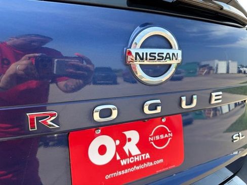 Used 2021 Nissan Rogue SL w/ Premium Package FWD image 12